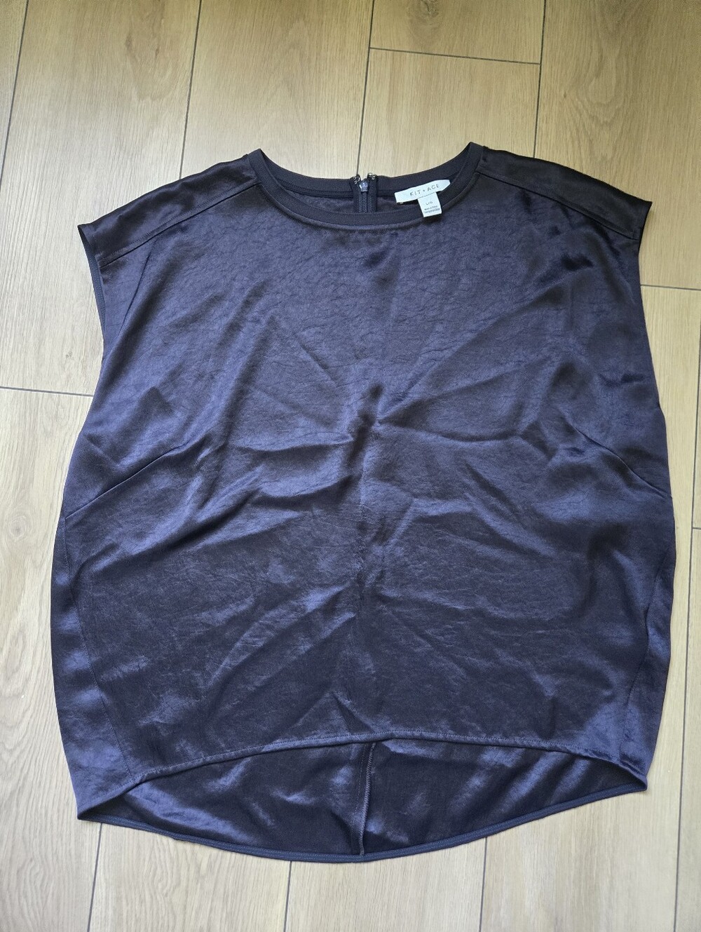NWOT Kit and Ace Satin-finish Blouse In deep Navy Color Size L